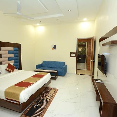 Hotel Villa Inn Ānand Zewnętrze zdjęcie