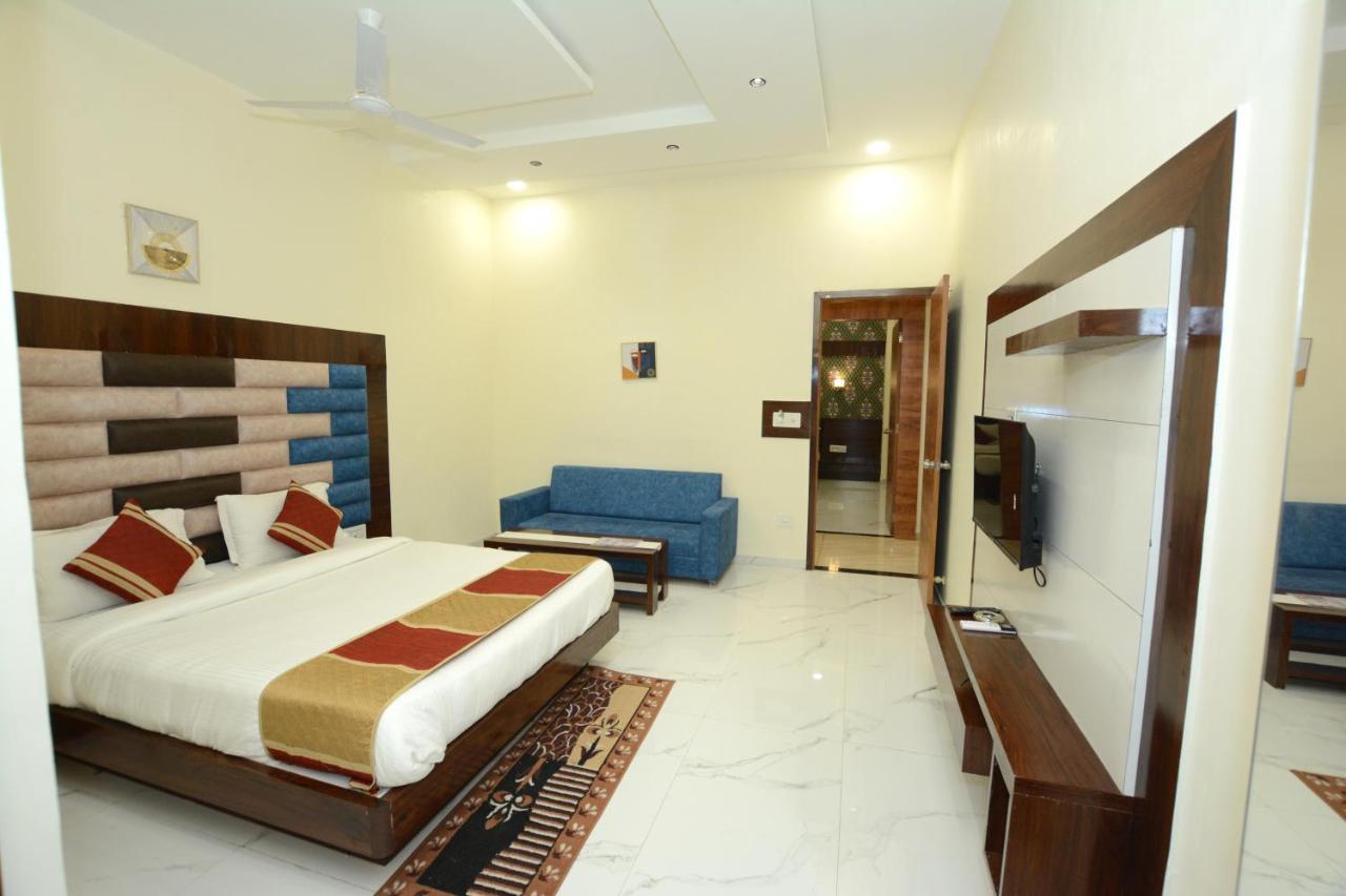 Hotel Villa Inn Ānand Zewnętrze zdjęcie