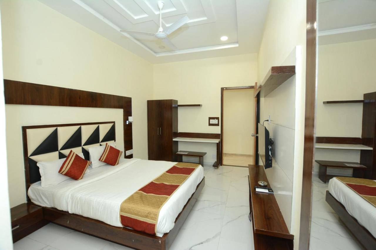 Hotel Villa Inn Ānand Zewnętrze zdjęcie