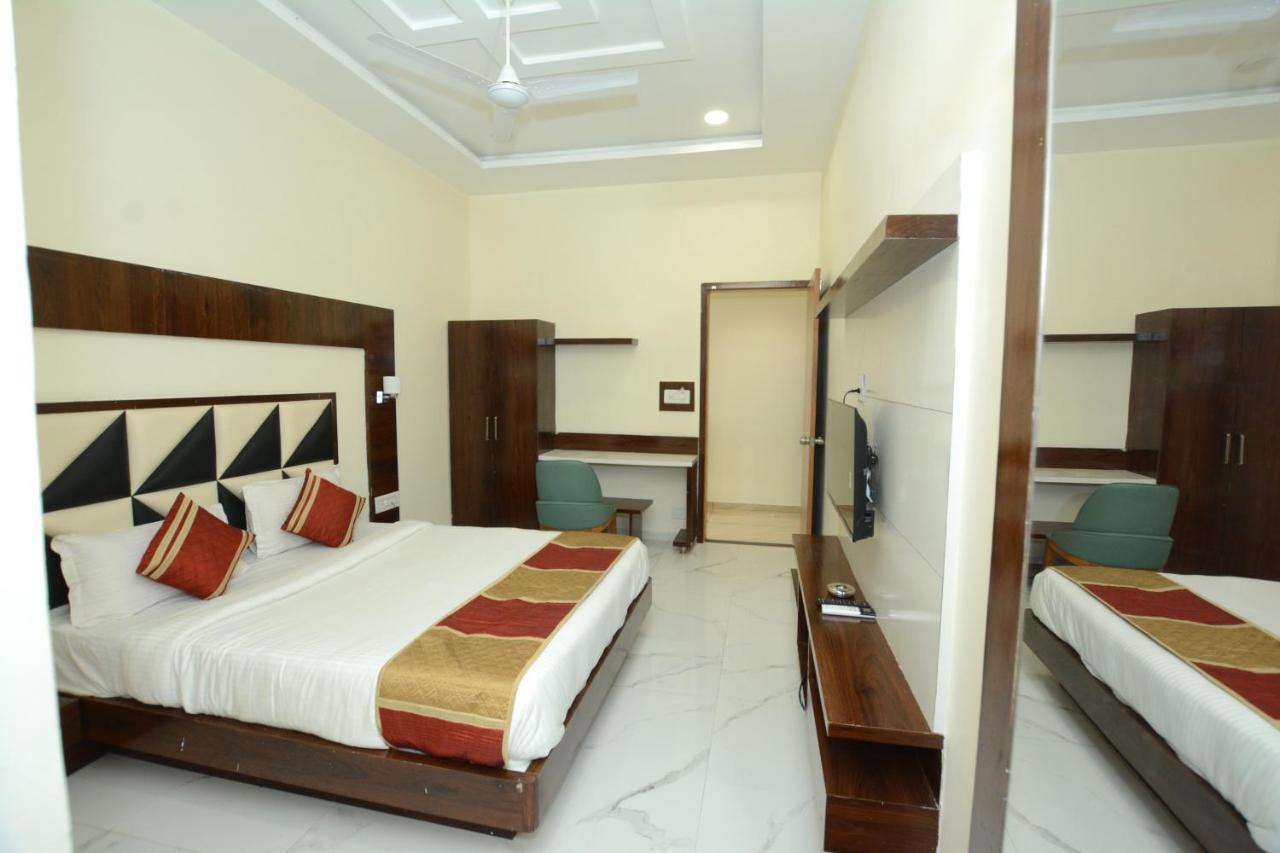 Hotel Villa Inn Ānand Zewnętrze zdjęcie
